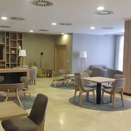 Oroel & Hotel Jaca