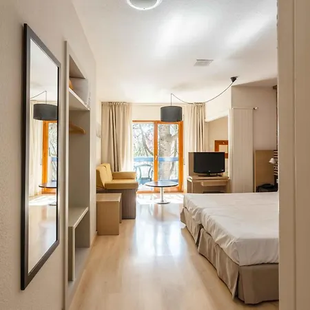 Oroel & Hotel 4*