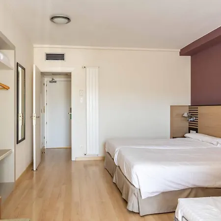 Oroel & Hotel 4*