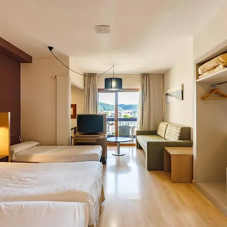 Oroel & Hotel Jaca