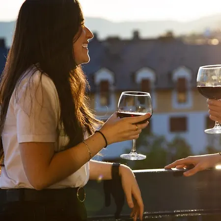 Oroel & Отель Хака