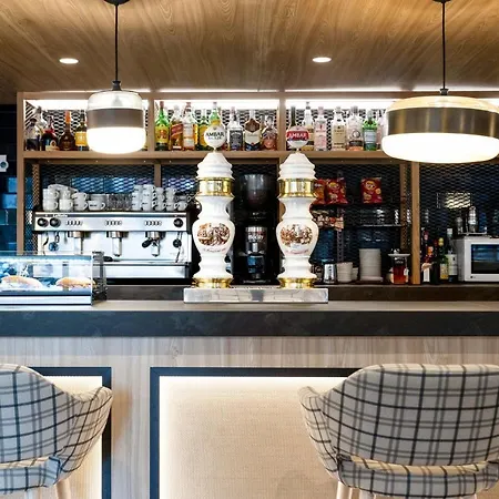 Oroel & Hotel Jaca