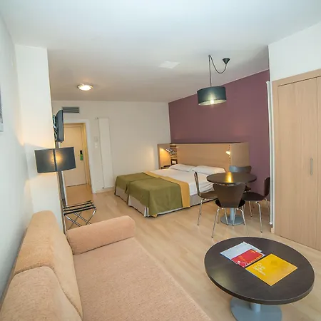 Hotel Oroel & Jaca