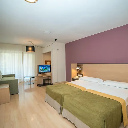 Oroel & Hotel Jaca