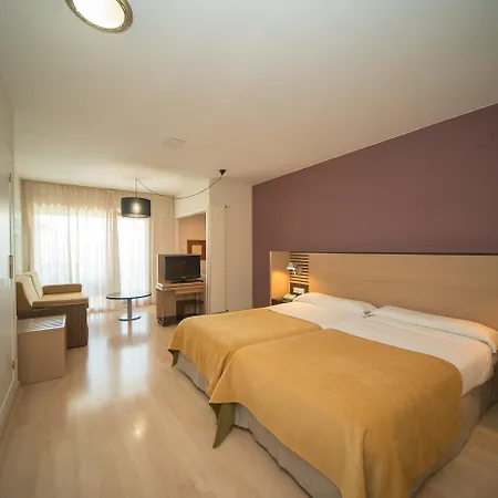 Hotel Oroel & 4*