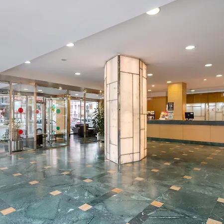 Отель Oroel & 4*