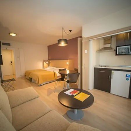 Oroel & Hotel Jaca
