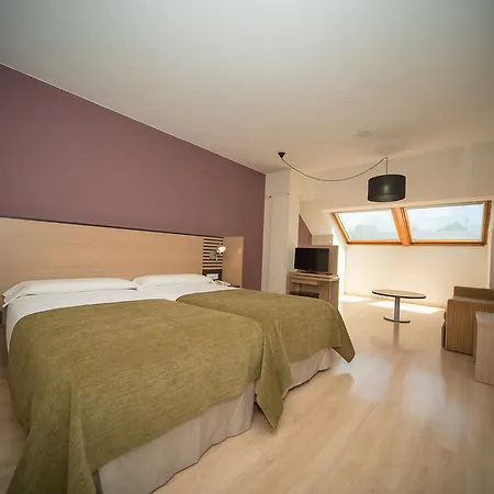Hotel Oroel &