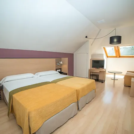 Oroel & Hotel 4*